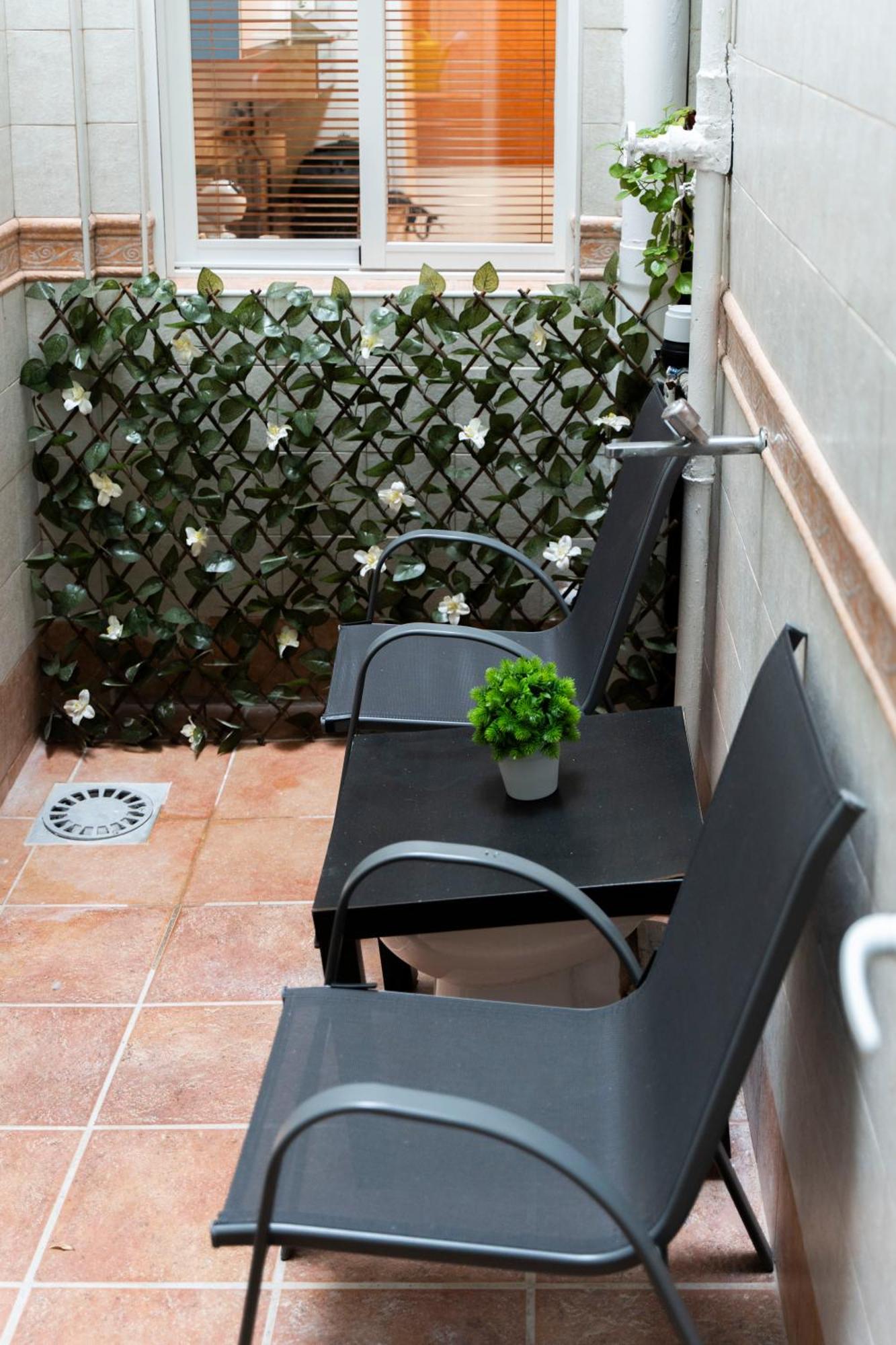 Lovely Apartment Near Beach & Science City Valence Extérieur photo